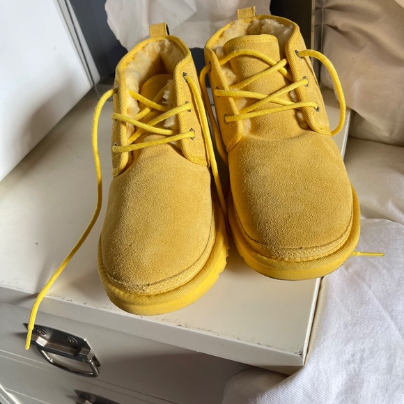 UGG Neumel Boot Canary - Picture 2 of 6